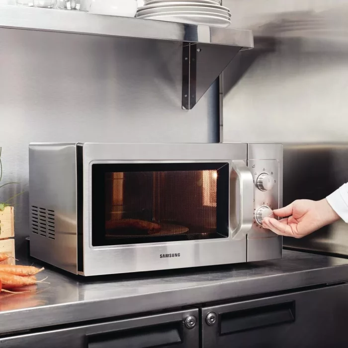 Samsung Light Duty Manual Microwave 26ltr 1100W CM1099 - Image 3