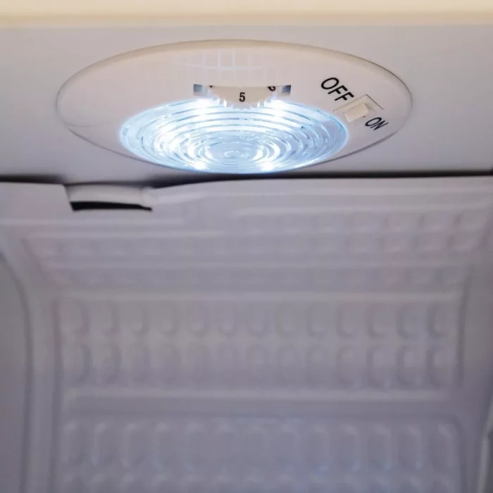 Polar C-Series Under Counter Display Fridge White - Image 6