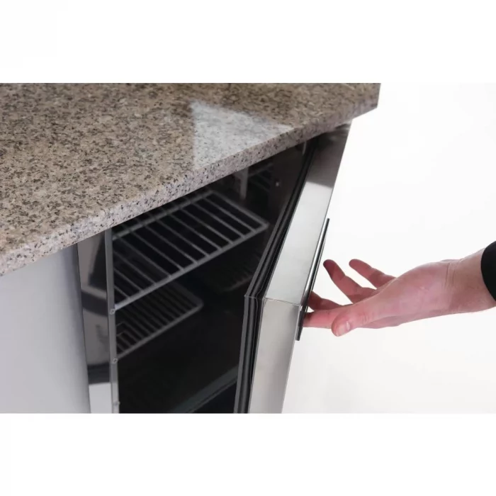 Polar G-Series Pizza Prep Counter Fridge with Topper 368Ltr - Image 4