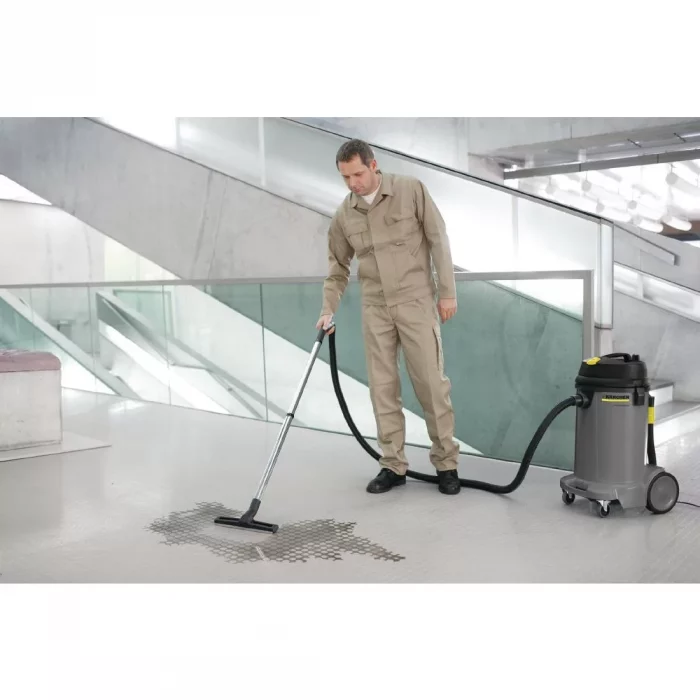 Karcher Wet and Dry Vacuum - Image 2