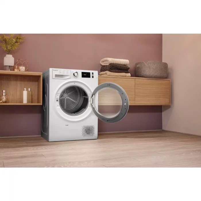 Hotpoint ActiveCare Heat Pump Tumble Dryer NT M11 82XB - Image 10