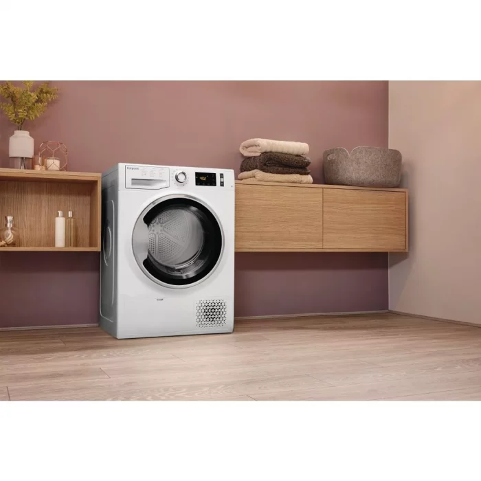 Hotpoint ActiveCare Heat Pump Tumble Dryer NT M11 82XB - Image 11