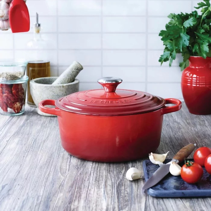 Le Creuset Cast Iron Round Casserole Dish Cerise 20cm - Image 5