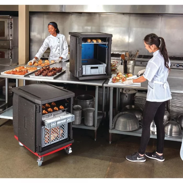 Cambro EPP Insulated Top Loading Food Pan Carrier 155 Litre With Adjustable Rails - Image 3