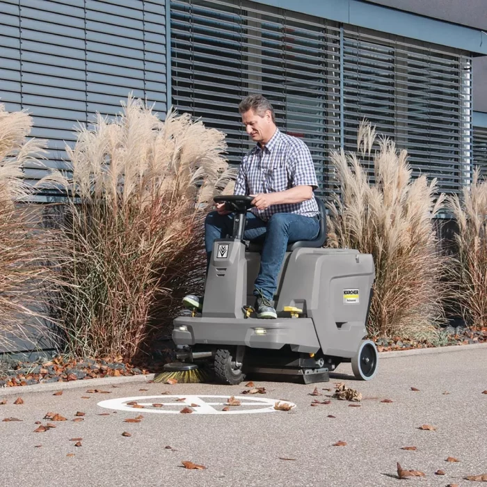 Karcher KM 85/50 R Bp Sweeper - Image 3