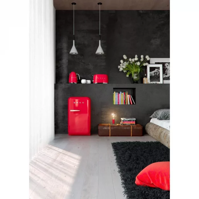 Smeg 50s Retro Mini Bar Fridge Red FAB5RRD5 - Image 4