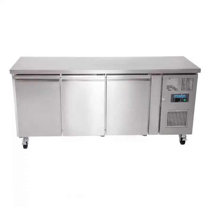 Polar U-Series Slimline Triple Door Counter Fridge 339Ltr - Image 8