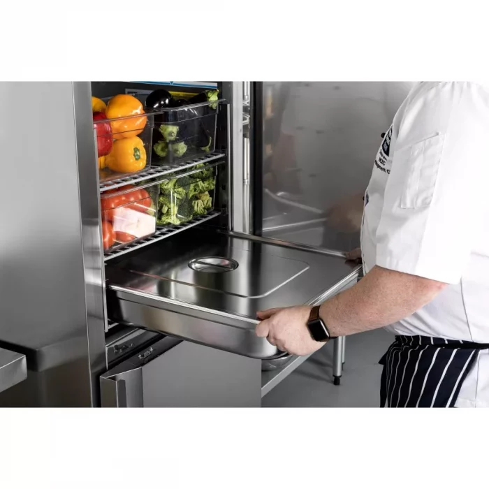 Polar U-Series Fridge Freezer 600Ltr - Image 3