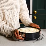 Tala Performance Eclipse Non-Stick 23cm Springform cake tin - Image 3