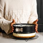 Tala Performance Eclipse Non-Stick 23cm Springform cake tin - Image 4